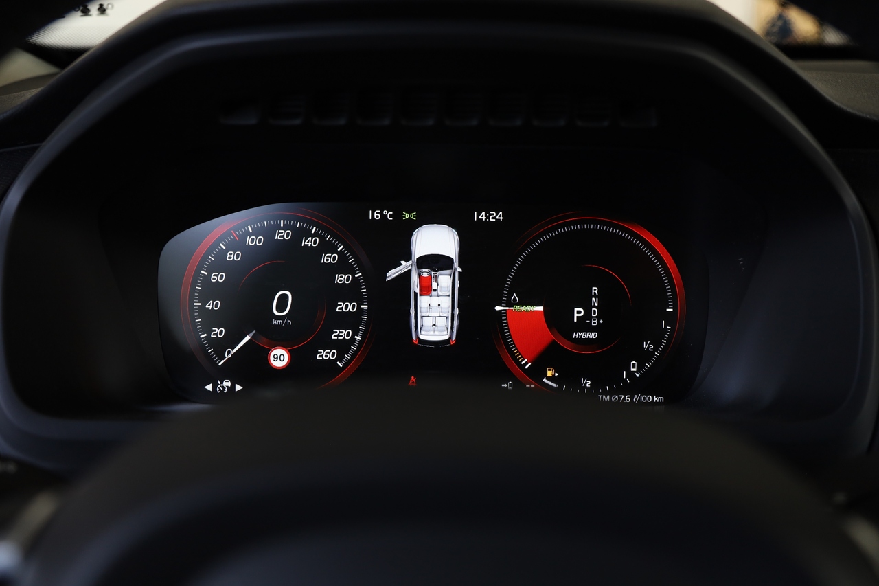 XC90 T8 Hibrido Plug-in Momentum Plus Geart. AWD