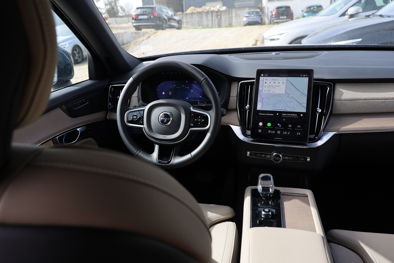 XC90 T8 Hibrido Plug-in Plus Bright