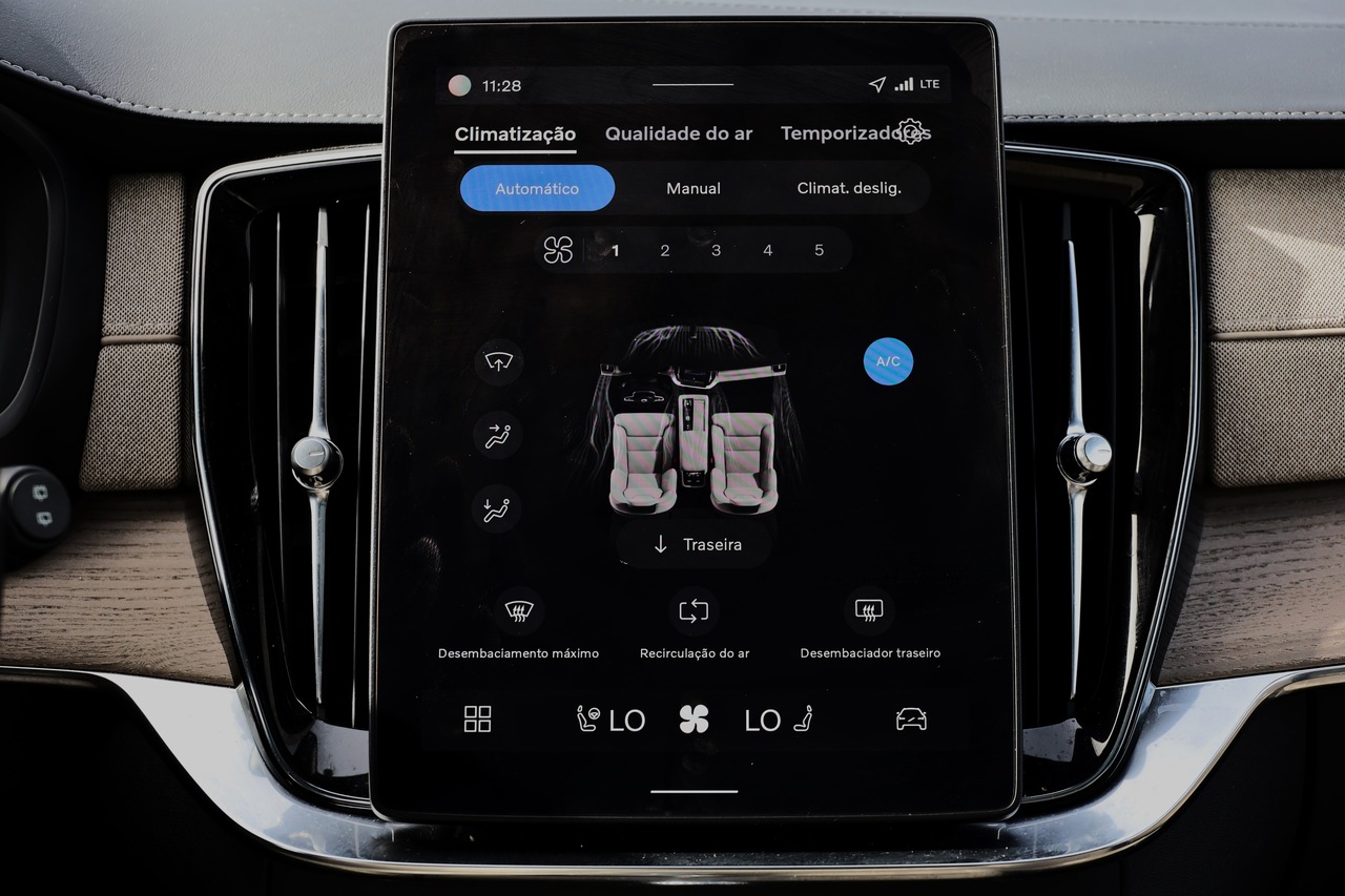 XC90 T8 Hibrido Plug-in Plus Bright