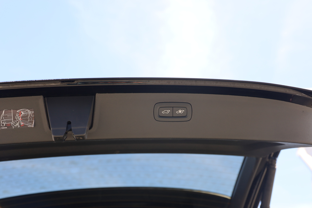 XC90 T8 Hibrido Plug-in Plus Bright AWD