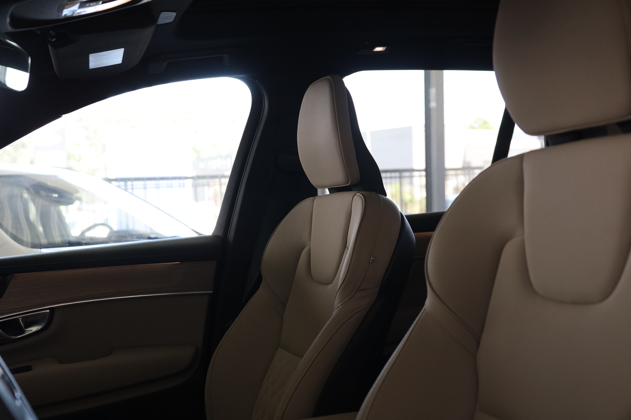 XC90 T8 Hibrido Plug-in Plus Bright AWD