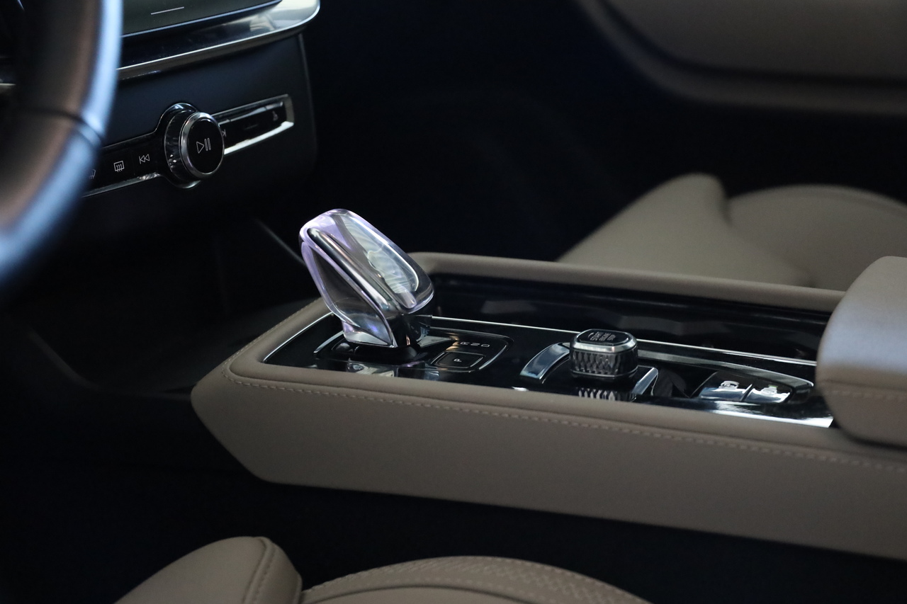 XC90 T8 Hibrido Plug-in Plus Bright AWD
