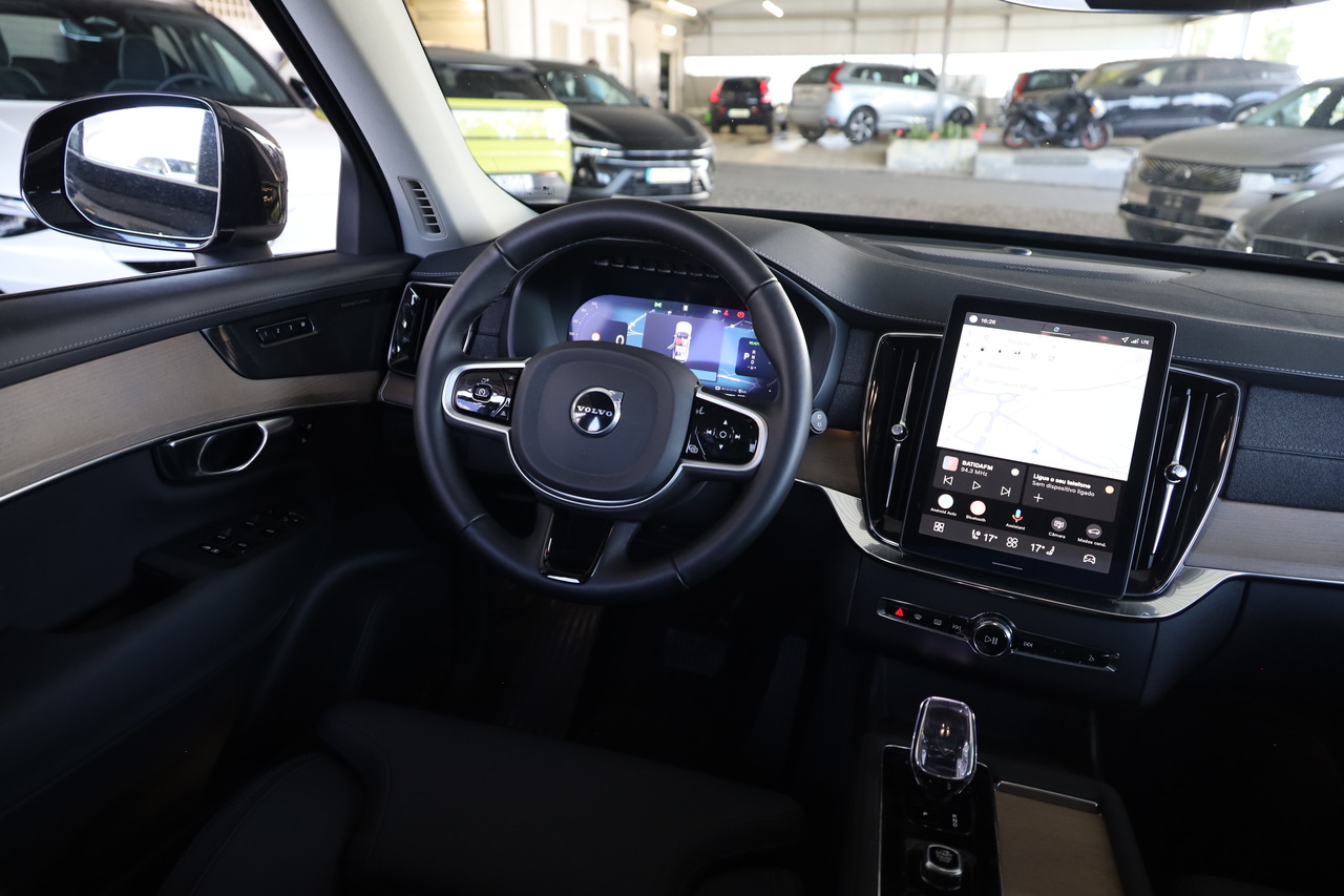 XC90 T8 Hibrido Plug-in Plus Bright AWD