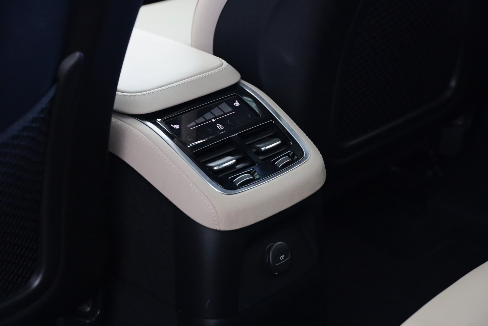 XC90 T8 Hibrido Plug-in Plus Dark Geart. AWD