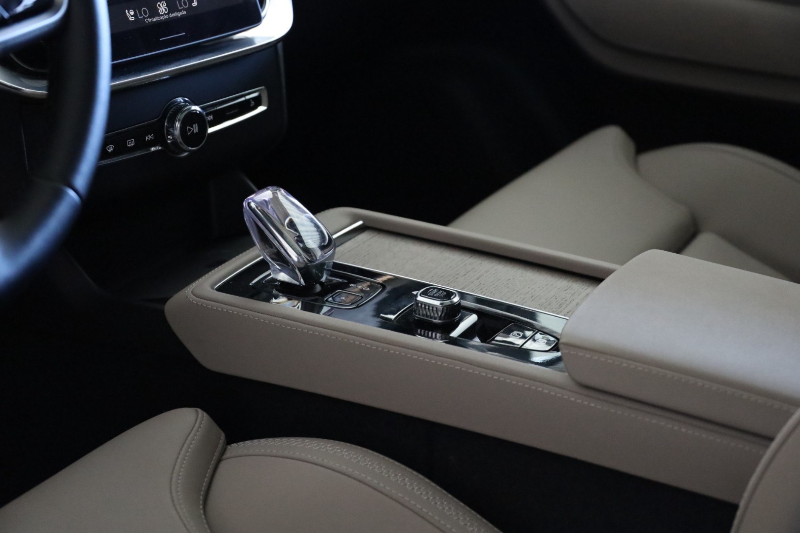 XC90 T8 Hibrido Plug-in Plus Dark Geart. AWD