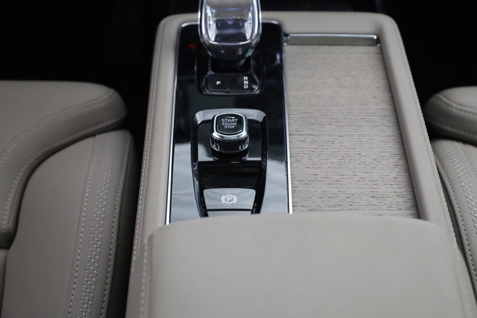 XC90 T8 Hibrido Plug-in Plus Dark Geart. AWD