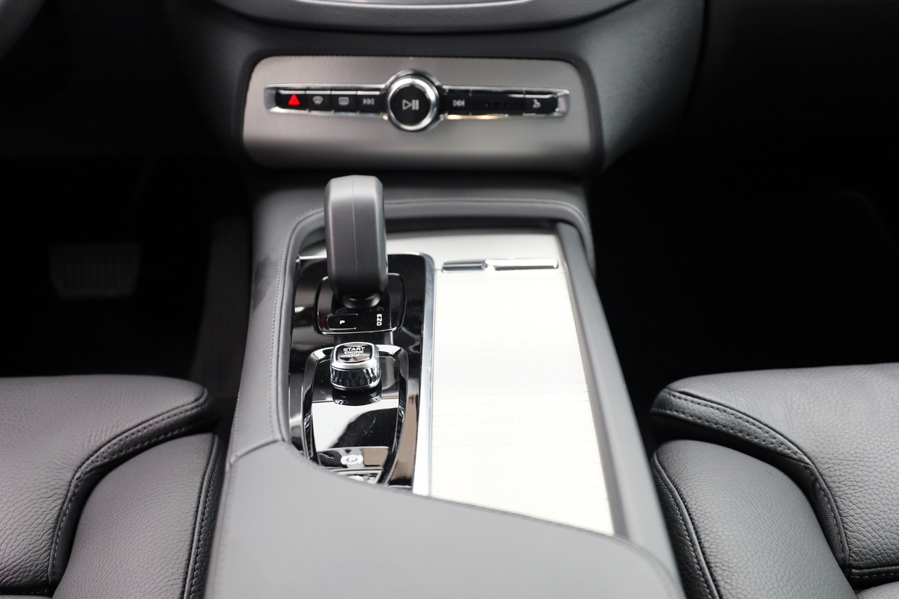 XC90 T8 Hibrido Plug-in Plus Dark Geart. AWD