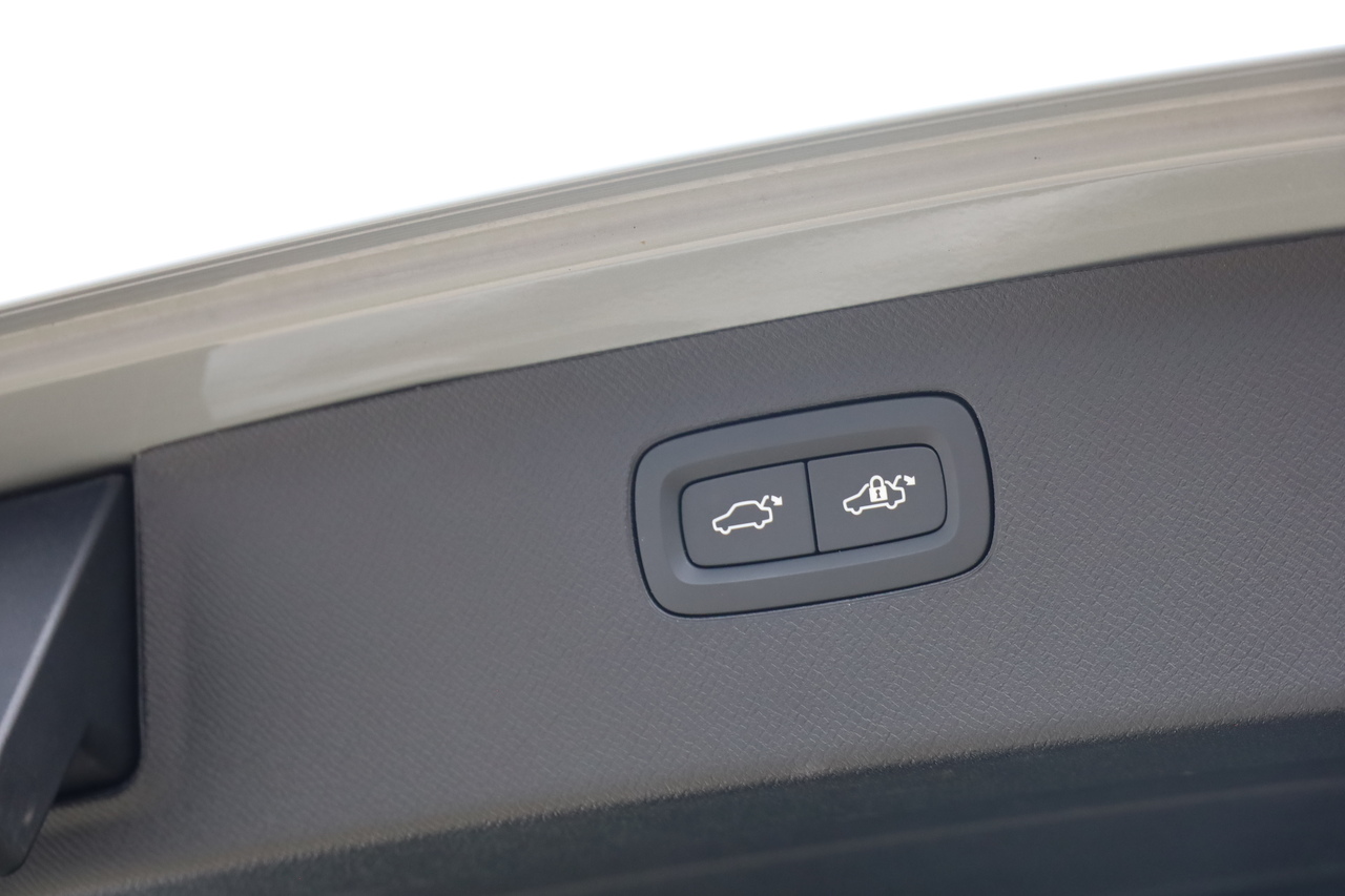 XC90 T8 Hibrido Plug-in Plus Dark Geart. AWD