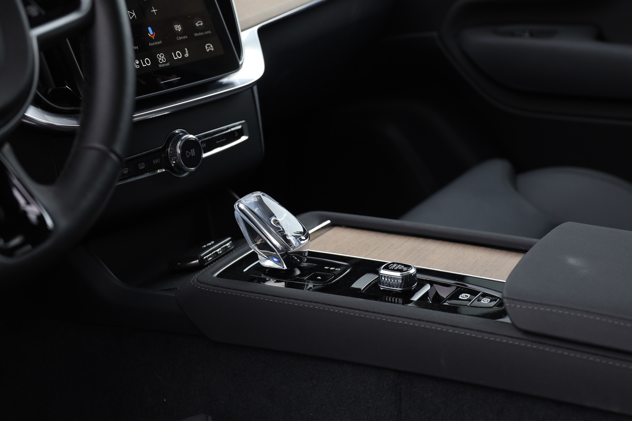 XC90 T8 Hibrido Plug-in Plus Dark Geart. AWD