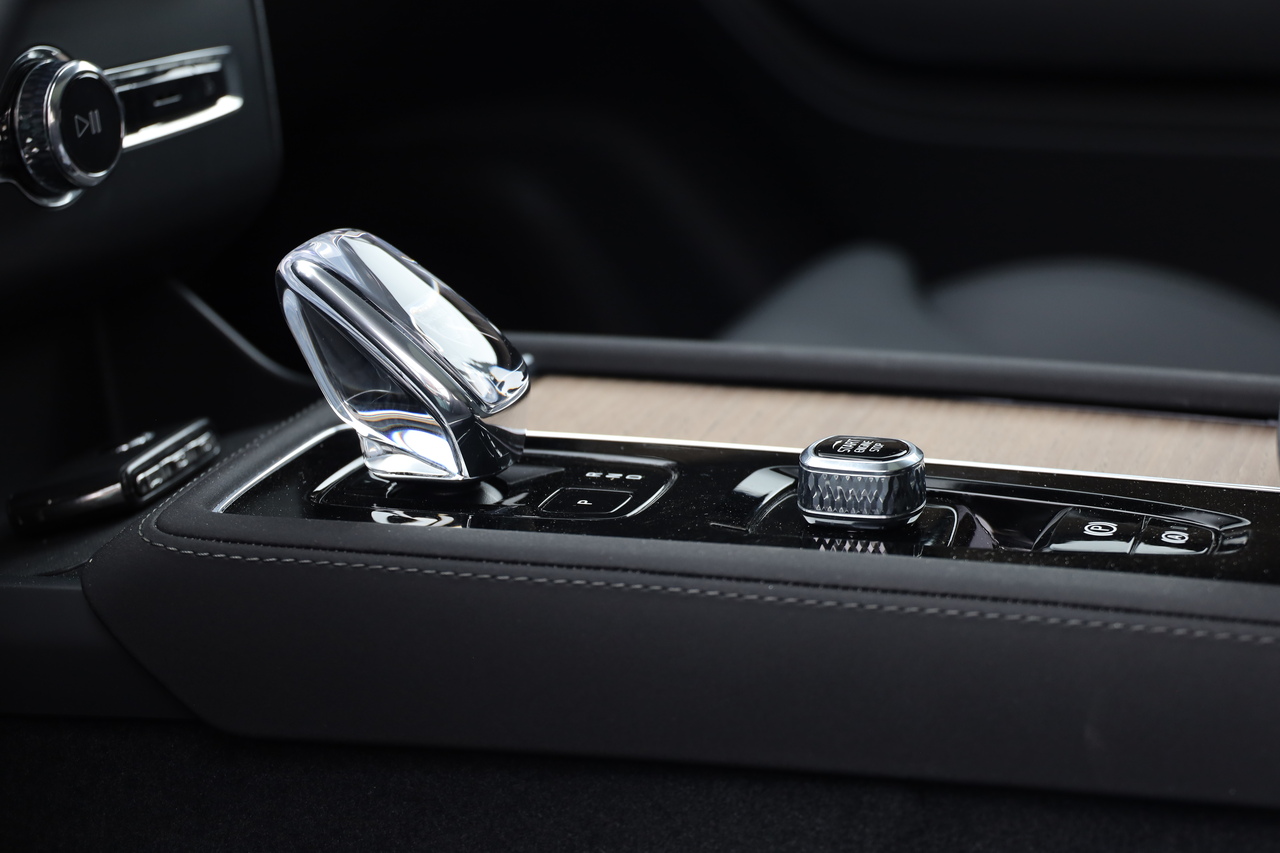 XC90 T8 Hibrido Plug-in Plus Dark Geart. AWD