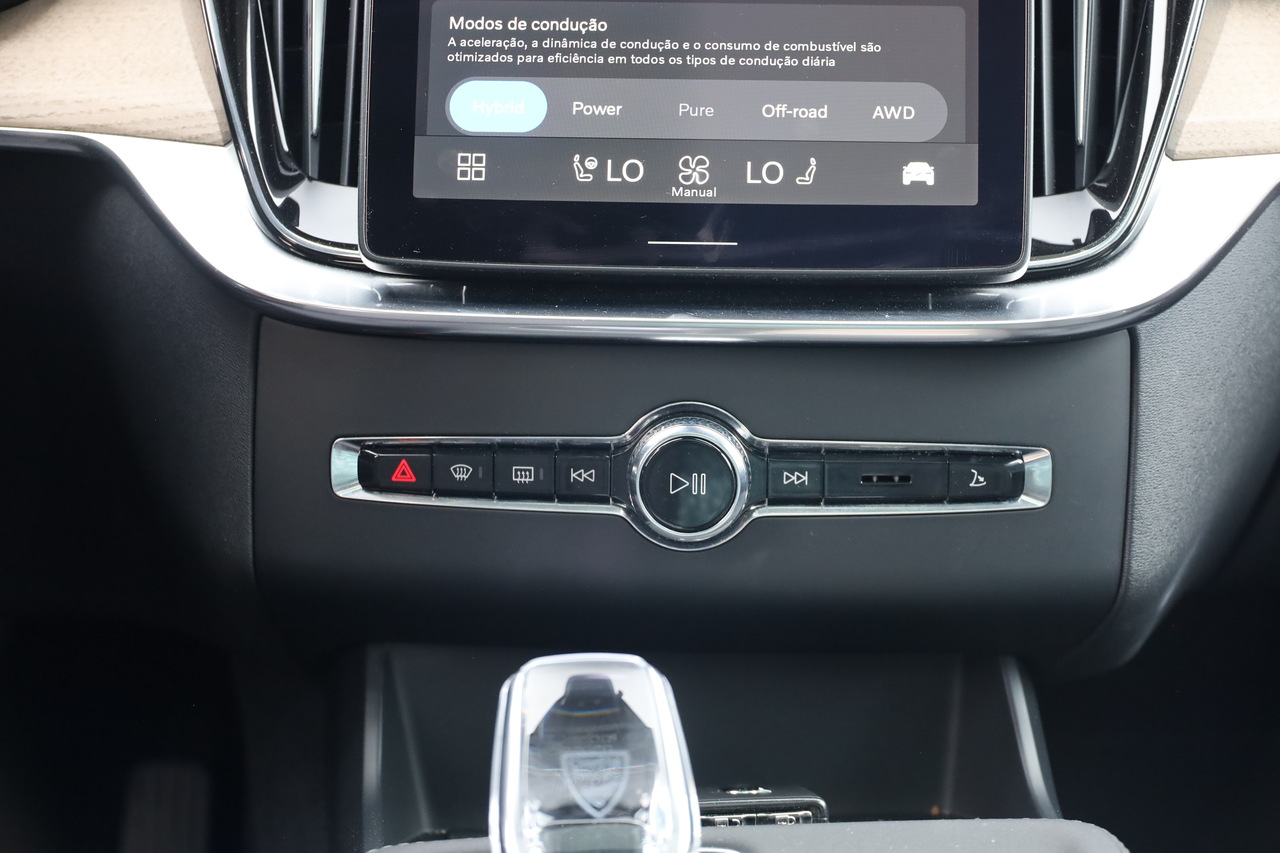 XC90 T8 Hibrido Plug-in Plus Dark Geart. AWD