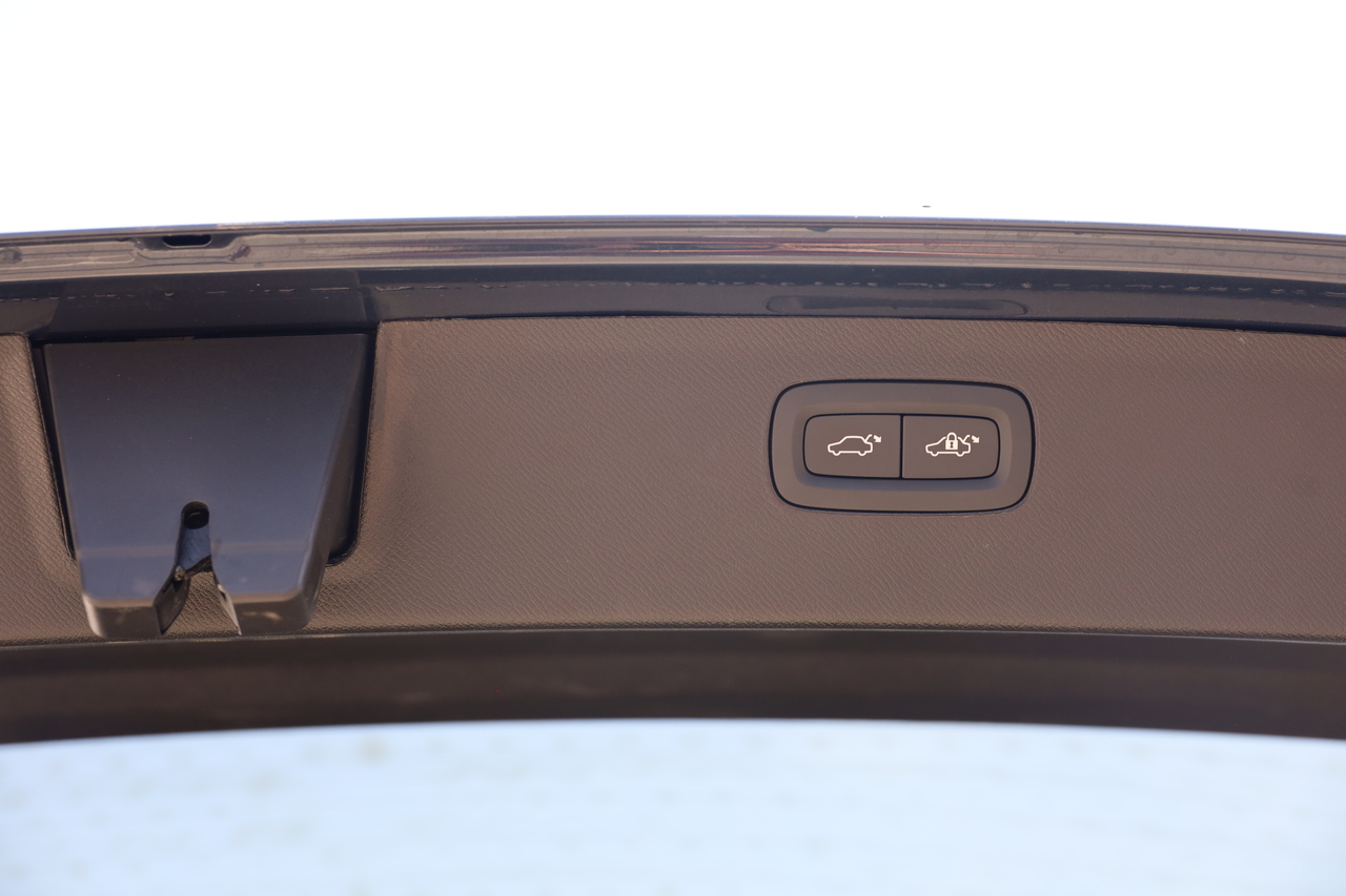 XC90 T8 Hibrido Plug-in Plus Dark Geart. AWD