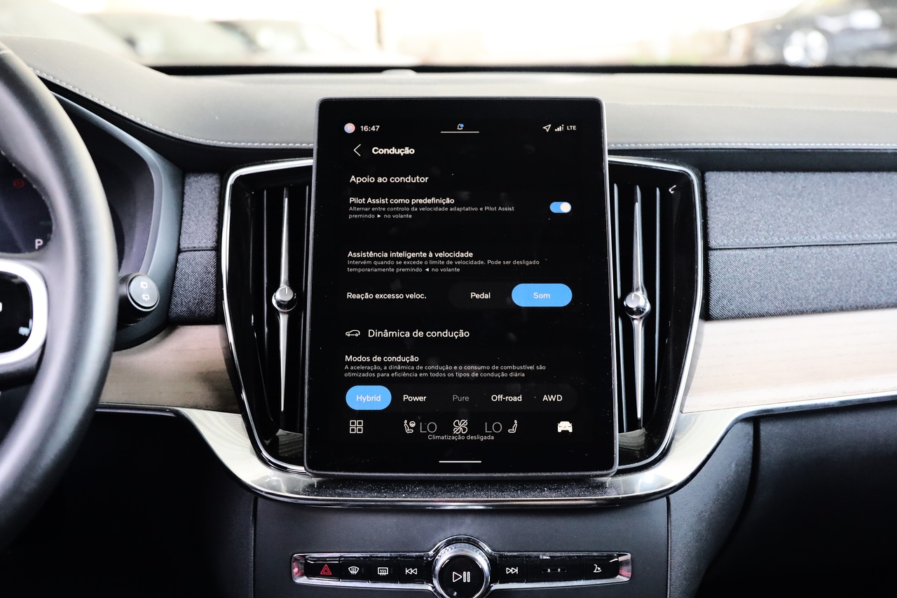 XC90 T8 Hibrido Plug-in Plus Dark Geart. AWD