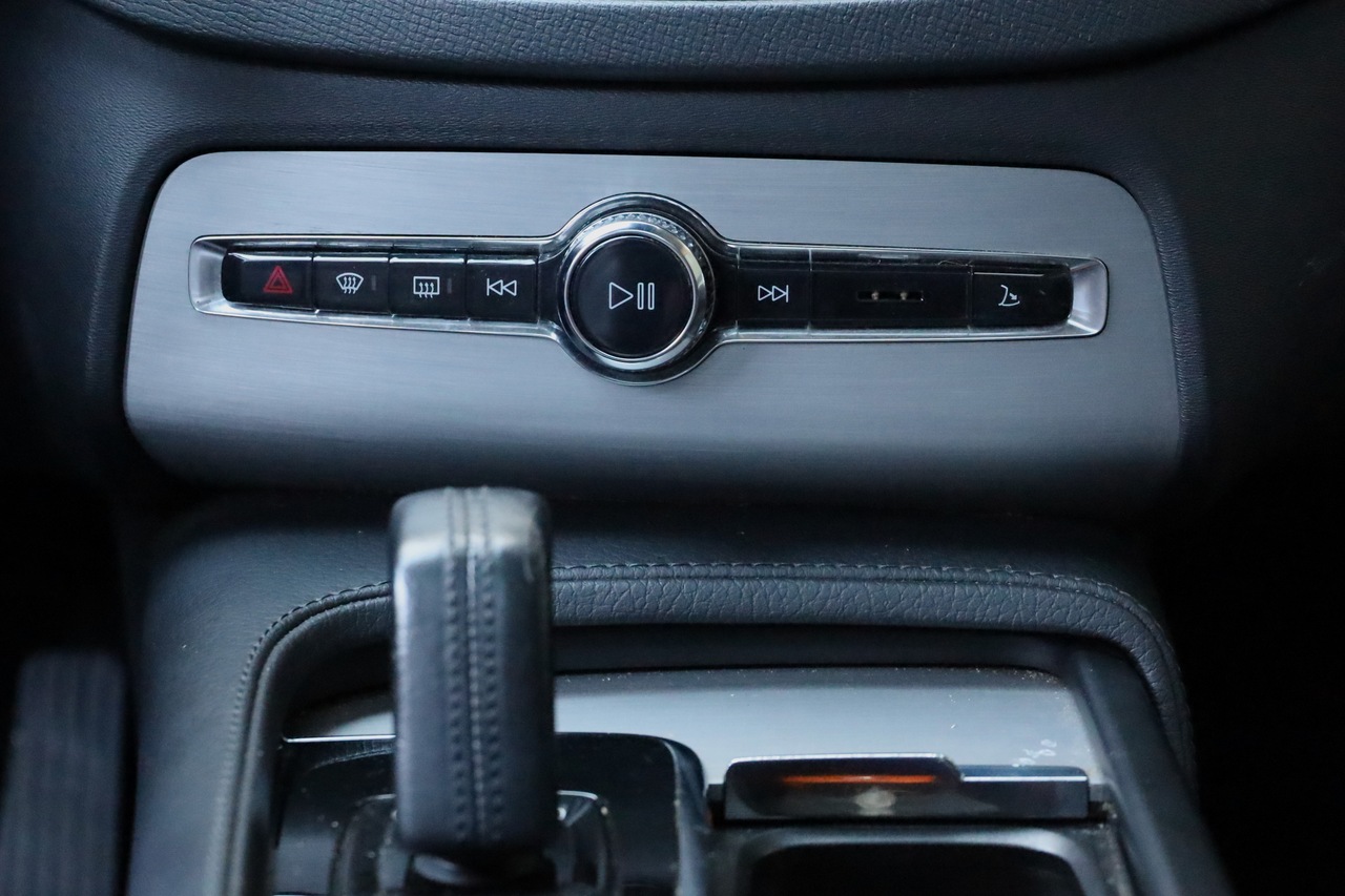 XC90 T8 Hibrido Plug-in R Design Expression Geart.
