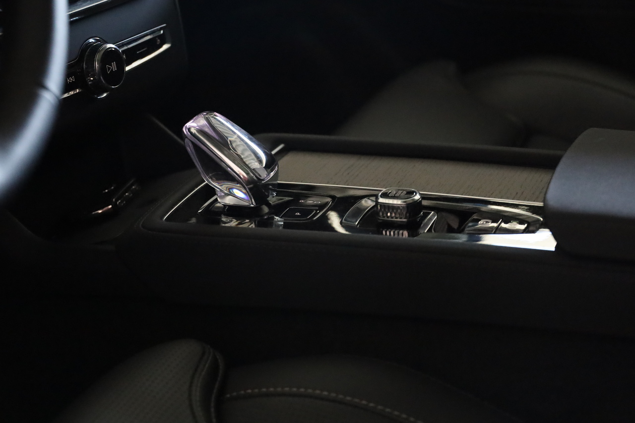 XC90 T8 Hibrido Plug-in Ultra Bright Geart.